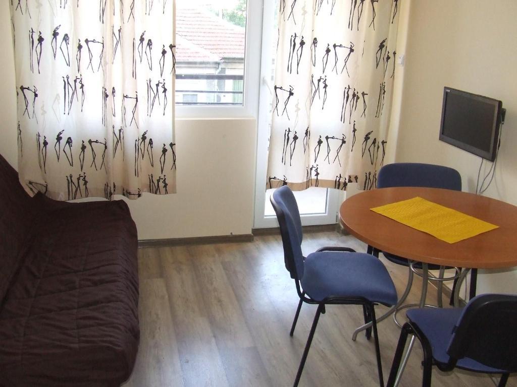 Asparuhov Guest Rooms And Apartments Βάρνα Δωμάτιο φωτογραφία