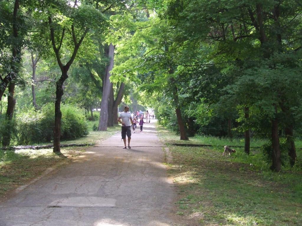 Asparuhov Guest Rooms And Apartments Βάρνα Εξωτερικό φωτογραφία
